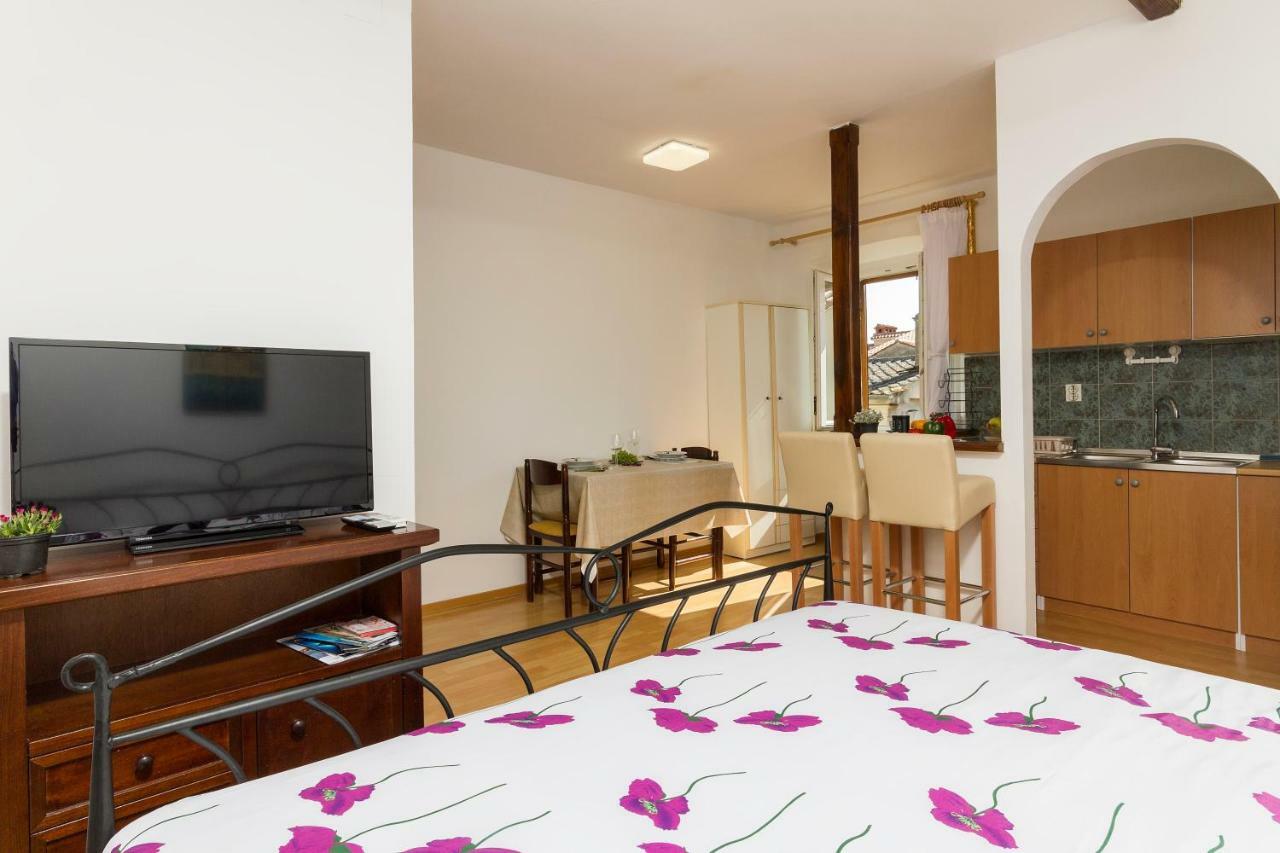Studio Apartman Ela Pula Ngoại thất bức ảnh